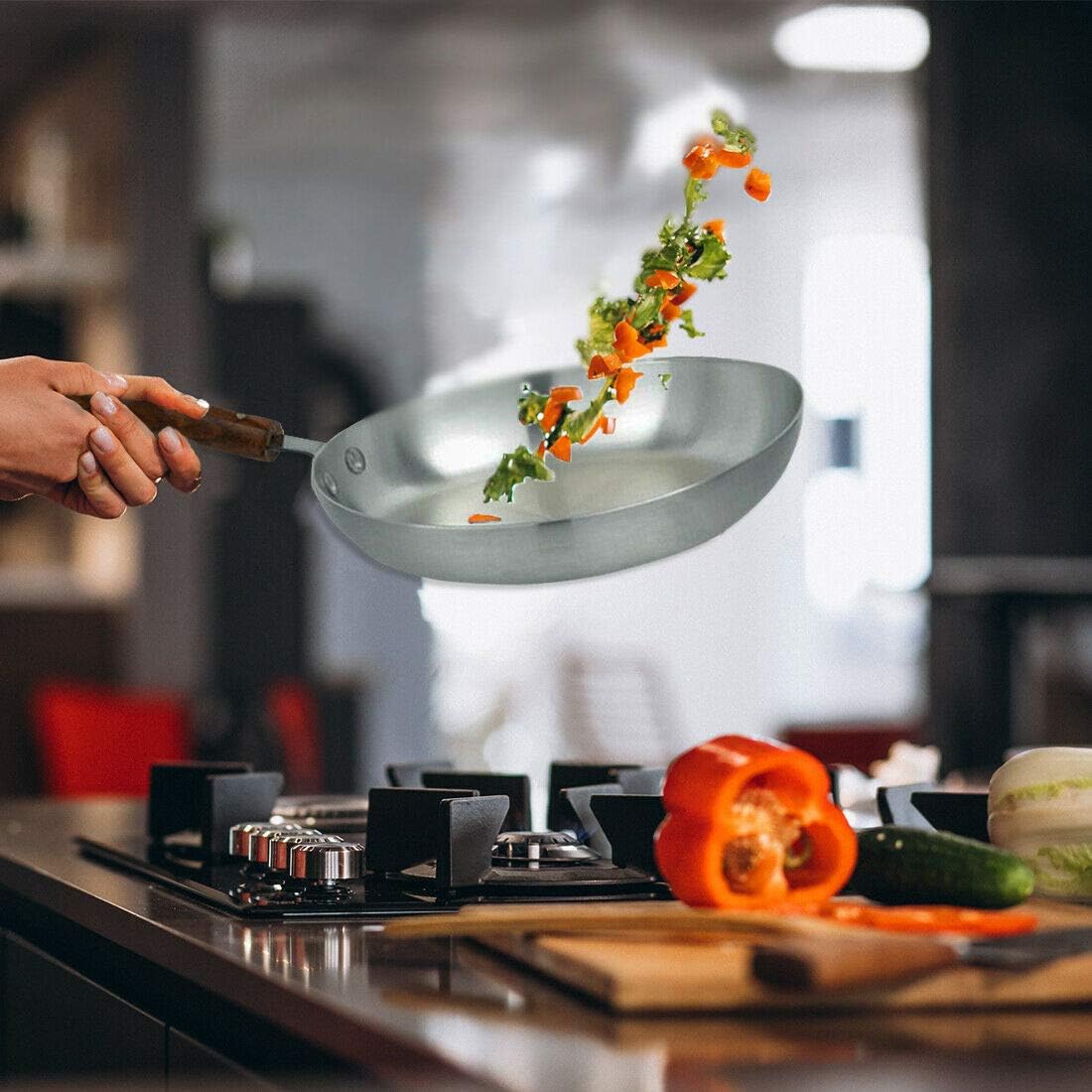 26cm Fry Pan with Wooden Handle for Everyday Cooking